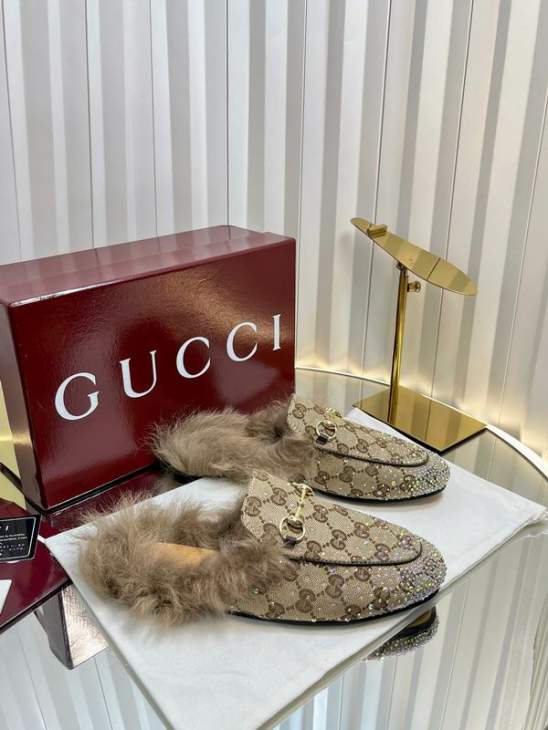 Picture of Gucci Slippers _SKUGuccisz35-42mnq11092014